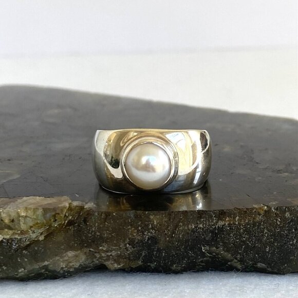 Janice Girardi Jewelry - Sterling Silver 925 JGD Janice Girardi Modernist Style Square Band Pearl Ring